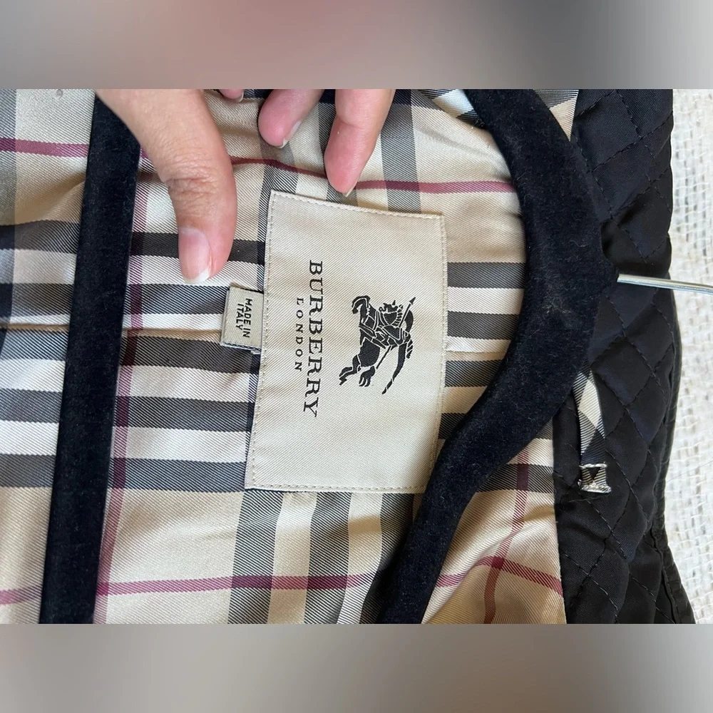 Women's Black Quilted Coat Burberry USA small - Picture 9 of 13